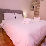 Square 119 Волос