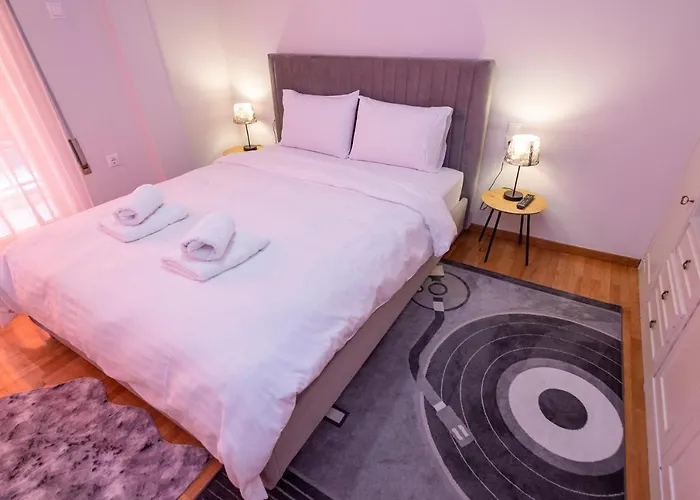 Square 119 Apartment