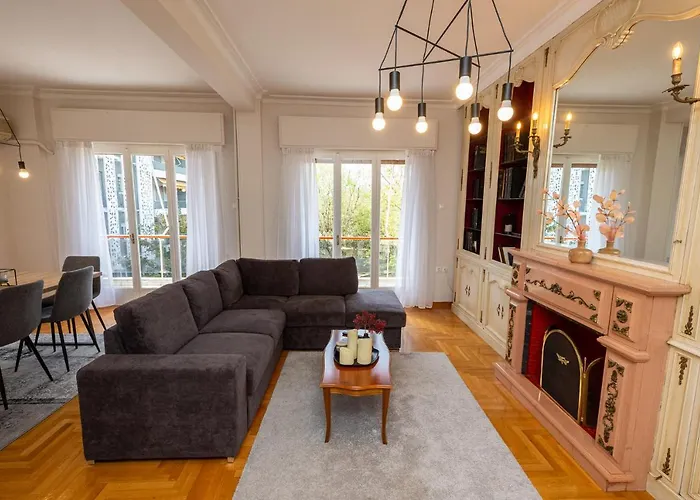 Square 119 Appartement Vólos