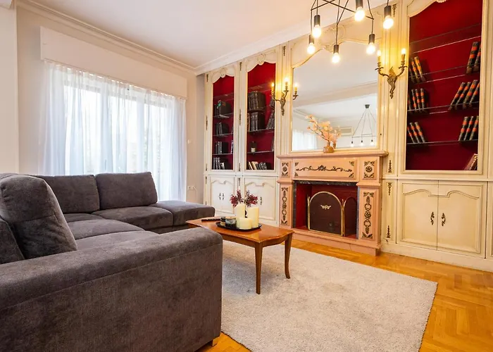 Appartement Square 119 *